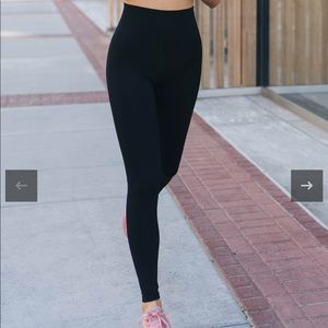 EUC Zyia Active Black Brilliant Hi-Rise Legging 28”